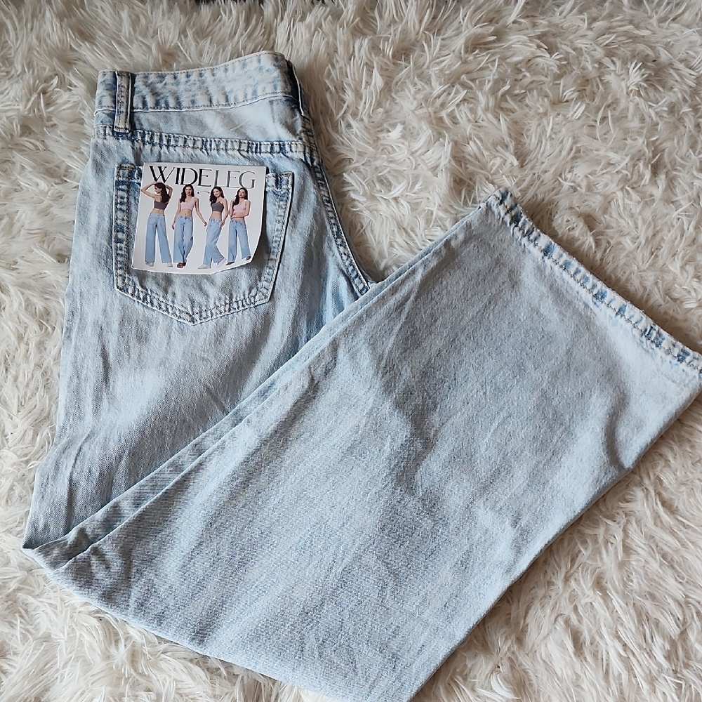 Simple Society Brand New Wide Leg Light Wash Women’s Jeans